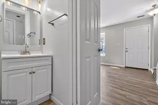 8 Suncroft Ct, Silver Spring, MD 20904 - Photo 10