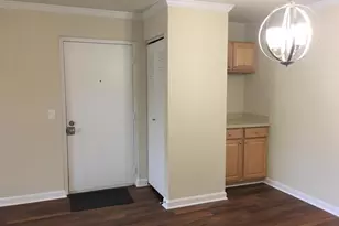 18318 Streamside Dr, Gaithersburg, MD 20879 - Photo 4