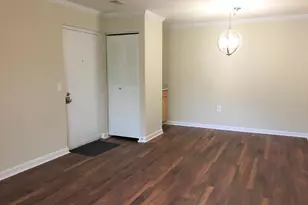 18318 Streamside Dr, Gaithersburg, MD 20879 - Photo 2