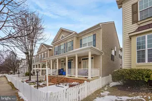 23059 Winged Elm Dr, Clarksburg, MD 20871 - Photo 2