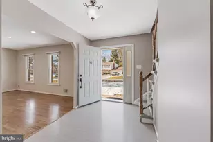 11433 Beechgrove Ln, Potomac, MD 20854 - Photo 4