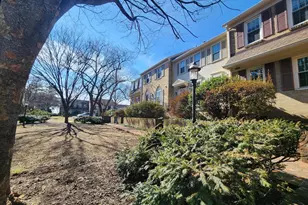 10923 Wickshire Way, Rockville, MD 20852 - Photo 4