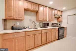 709 Amelia Island Ct, Ashton, MD 20861 - Photo 2