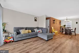 722 Quince Orchard Blvd, Gaithersburg, MD 20878 - Photo 2
