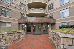 7111 Woodmont Ave, Bethesda, MD 20815 - Photo 4