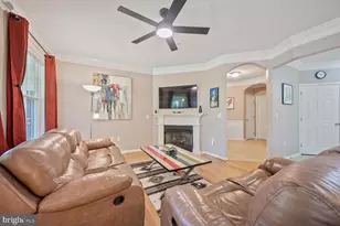 7 Booth St, Gaithersburg, MD 20878 - Photo 2