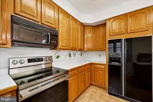 9725 Whitley Park Pl, Bethesda, MD 20814 - Photo 12