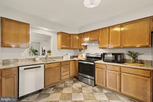 2890 Schoolhouse Cir, Silver Spring, MD 20902 - Photo 8