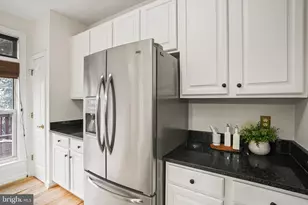 2028 Ashleigh Woods Ct, Rockville, MD 20851 - Photo 12