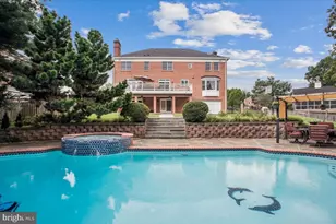 9917 Kendale Rd, Potomac, MD 20854 - Photo 2