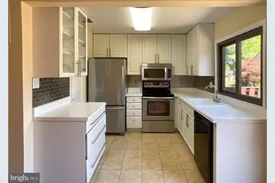 9040 Centerway Road, Gaithersburg, MD 20879 - Photo 18