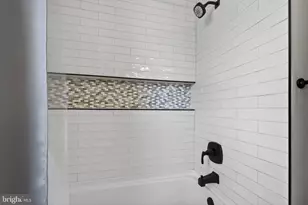 7810 Heritage Farm Dr, Gaithersburg, MD 20886 - Photo 26