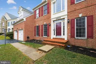 11433 Seneca Forest Cir, Germantown, MD 20876 - Photo 2