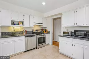 11708 Milbern Dr, Potomac, MD 20854 - Photo 14