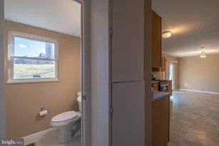 4718 Mercury Dr, Rockville, MD 20853 - Photo 12