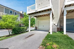 252 Hemingway Dr, Gaithersburg, MD 20878 - Photo 2