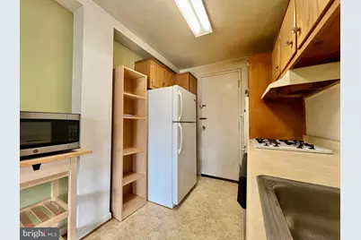 10201 Grosvenor Place #404, Rockville, MD 20852 - Photo 8