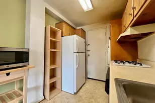 10201 Grosvenor Pl, Rockville, MD 20852 - Photo 8