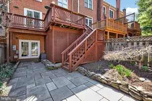 105 Crofton Hill Ln, Rockville, MD 20850 - Photo 34