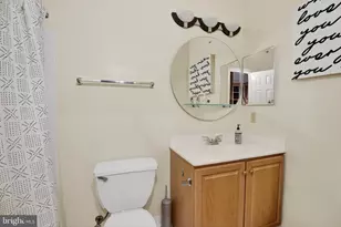 105 Crofton Hill Ln, Rockville, MD 20850 - Photo 30