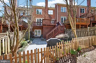 105 Crofton Hill Ln, Rockville, MD 20850 - Photo 34