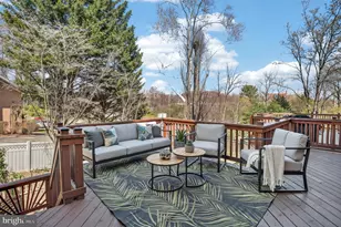 105 Crofton Hill Ln, Rockville, MD 20850 - Photo 36