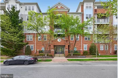 327 King Farm Boulevard #203, Rockville, MD 20850 - Photo 2