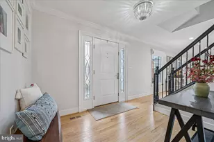 4 Olmstead Ct, Potomac, MD 20854 - Photo 4