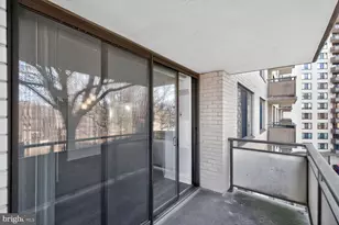 5225 Pooks Hill Rd, Bethesda, MD 20814 - Photo 16