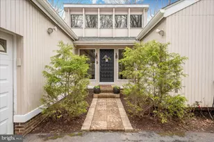 10101 Lloyd Rd, Potomac, MD 20854 - Photo 1