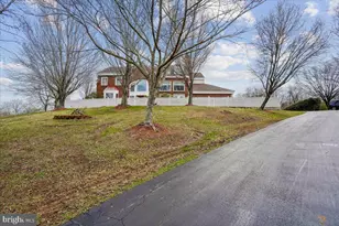 5 Maidens Bower Ct, Potomac, MD 20854 - Photo 2