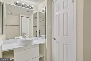 10101 Grosvenor Pl, Rockville, MD 20852 - Photo 12