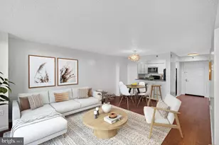 10101 Grosvenor Pl, Rockville, MD 20852 - Photo 4