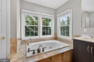 10713 Cloverbrooke Dr, Potomac, MD 20854 - Photo 24