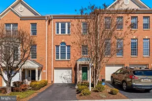 487 Winding Rose Dr, Rockville, MD 20850 - Photo 2