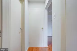 7400 Lakeview Dr, Bethesda, MD 20817 - Photo 12