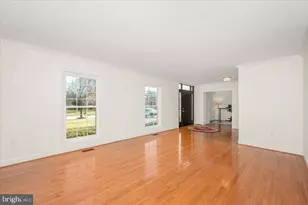 19716 Selby Ave, Poolesville, MD 20837 - Photo 14