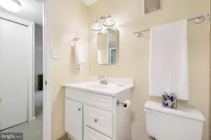 13 Pickering Ct, Germantown, MD 20874 - Photo 22