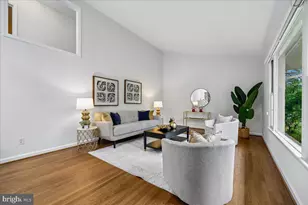 9909 Ashburton Ln, Bethesda, MD 20817 - Photo 4