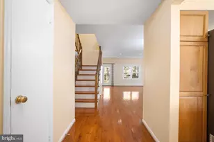 7857 Heatherton Ln, Rockville, MD 20854 - Photo 4