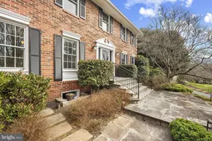 7425 Royal Dominion Dr, Bethesda, MD 20817 - Photo 2