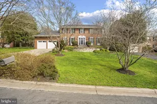 7425 Royal Dominion Dr, Bethesda, MD 20817 - Photo 1