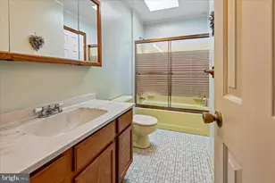 705 Marshall Manor Dr, Silver Spring, MD 20905 - Photo 16