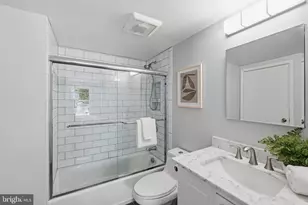 12468 Valleyside Way, Germantown, MD 20874 - Photo 16