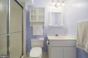 10 Meyer Point Ct, Potomac, MD 20854 - Photo 50