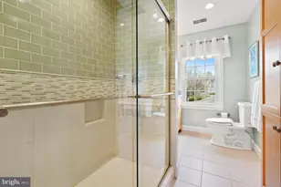 10 Meyer Point Ct, Potomac, MD 20854 - Photo 40
