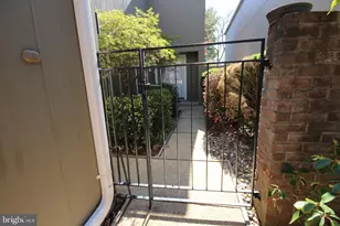 19109 Brooke Grove Ct, Montgomery Village, MD 20886 - Photo 4