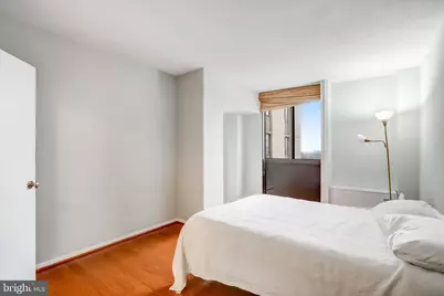 4242 E West Hwy #902, Chevy Chase, MD 20815 - Photo 20