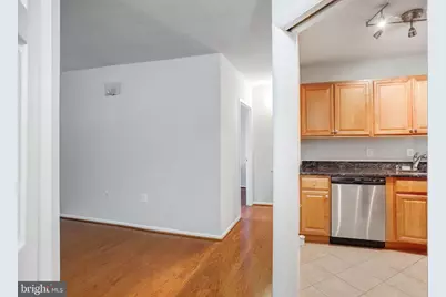 4242 E West Hwy #902, Chevy Chase, MD 20815 - Photo 10