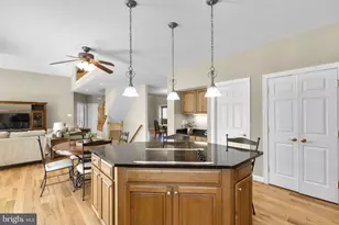 10421 Windsor View Dr, Potomac, MD 20854 - Photo 10